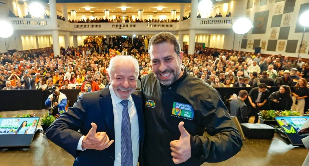 Move Brasil: motoristas de aplicativo e taxistas podem solicitar análise de crédito para renovação de frota 1 boulos-nos-vamos-criar-100-pontos-de-apoio-para-trabalhadores-de-aplicativo-19-05-2026-presidente-da-republica-luiz-inacio-lula-da-silva-durante-cerimonia-alusiva-ao-lancamento-do-move-aplicativos-linha-de-credito-para-motoristas-de-aplicativo-e-taxistas-na-casa-de-portugal-no-bairro-da-liberdade-sao-paulo-sp-foto-ricardo-stuckert-pr-tvt-news