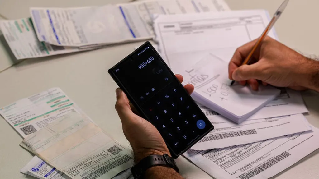 Desenrola Brasil: uso do FGTS para pagar dívidas começa nesta segunda 3 Desenrola-2-68-dos-endividados-dizem-acreditar-que-vao-se-beneficiar-do-programa-joedson-alves-agencia-brasil-tvt-news