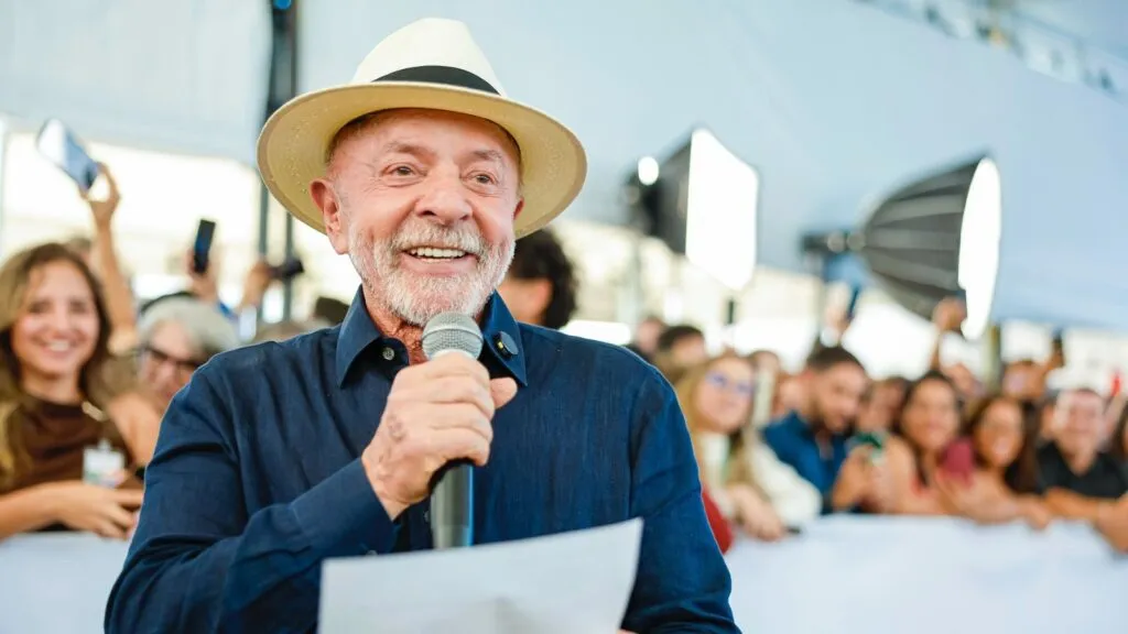 Lula-segue-lider-na-pesquisa-Vox-e-amplia-vantagem-sobre-Flavio-ricardo-stuckert-pr-tvt-news