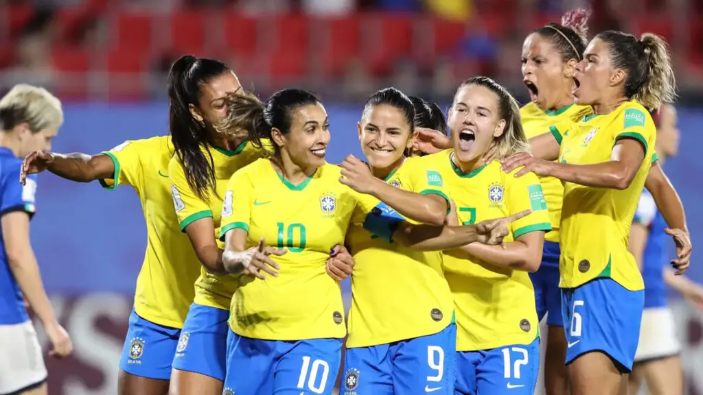 Presidente-Lula-sanciona-Lei-Geral-da-Copa-do-Mundo-Feminina-de-2027-thais-magalhaes-cbf-tvt-news
