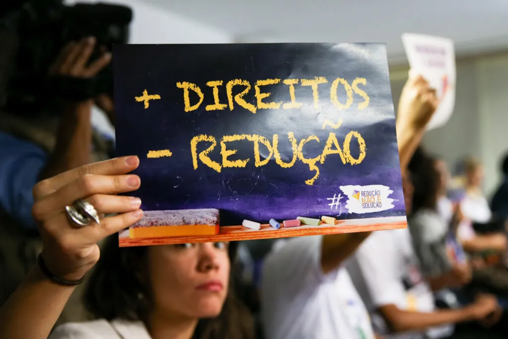 CCJ da Câmara vota proposta que reduz maioridade penal para 16 anos 1 ccj-da-camara-vota-proposta-que-reduz-maioridade-penal-para-16-anos-brasilia-2016-a-comissao-de-constituicao-justica-e-cidadania-ccj-realiza-audiencia-publica-para-discutir-a-questao-da-maioridade-penal-no-brasil-marcelo-camargo-agencia-brasil-tvt-news