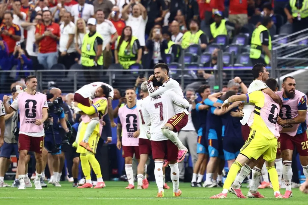 Espanha bate França (2-0) e está na final da Copa do Mundo 1 espanha-bate-franca-(2-0)-e-esta-na-final-da-copa-do-mundo-tvt-news