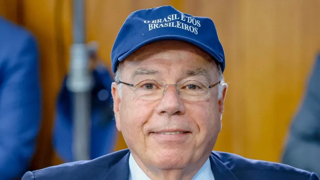 Governo Trump revoga visto de embaixadora do Brasil e aprofunda crise diplomática 3 pesquisas-datafolha-atlasintel-e-quaest-atualizam-cenario-eleitoral-presidente-da-republica-luiz-inacio-lula-da-silva-durante-convencao-da-federacao-brasil-da-esperanca-tarifaco-em-artigo-no-washington-post-lula-critica-postura-dos-eua-brasil-nega-visto-para-servidores-dos-eua-que-queriam-monitorar-urnas-haddad-marina-silva-simone-tebet-presidente-lula-durante-posse-da-nova-diretoria-do-sindicato-dos-metalurgicos-do-abc-em-sao-bernardo-do-campo-sp-damasceno-foto-ricardo-stuckert-tvt-news