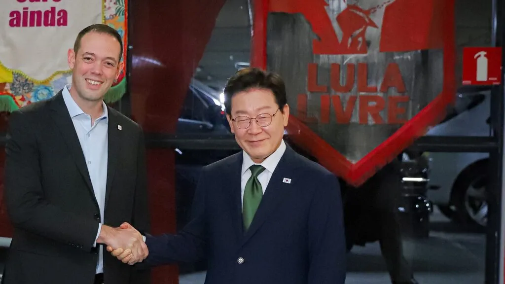 metalurgicos-do-abc-recebem-presidente-da-republica-da-coreia-do-sul-na-sede-do-sindicato-tvt-news-presidente-da-republica-da-coreia-do-sul-smabc