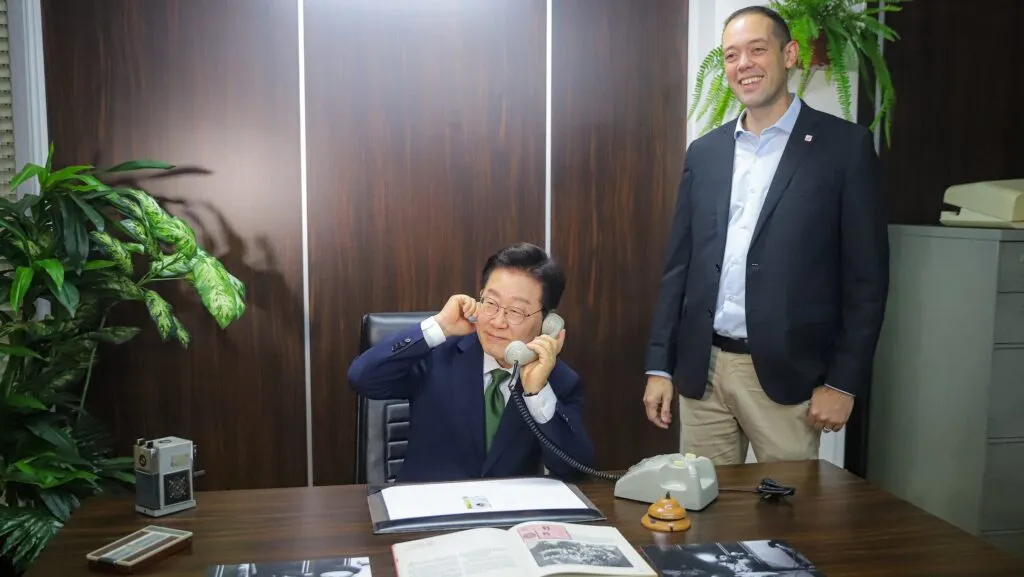 metalurgicos-do-abc-recebem-presidente-da-republica-da-coreia-do-sul-na-sede-do-sindicato-tvt-news-presidente-da-republica-da-coreia-do-sul-smabc