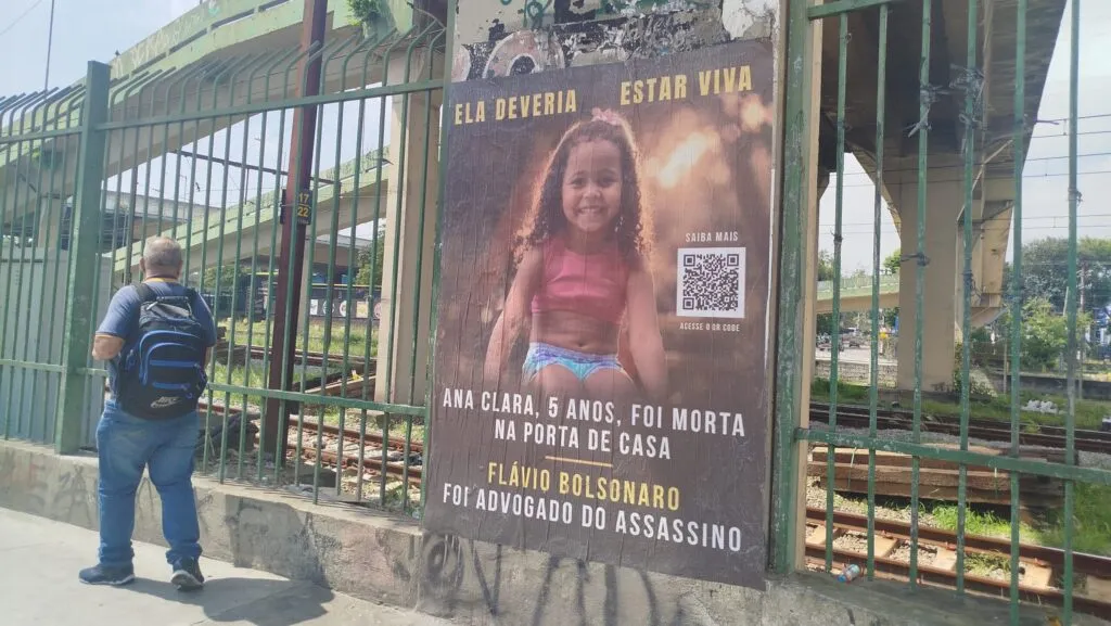 Caso Ana Clara: atuação de Flávio Bolsonaro na defesa de PM vira tema de debate com Lula 1 pesquise-no-google-caso-ana-clara-flavio-bolsonaro-advogado-cabo-da-pm-que-assassinou-ana-clara-com-tiros-de-fuzil-da-um-google-caso-ana-clara-flavio-bolsonaro-explica-caso-ana-clara-tvt-news-mulheres-pm
